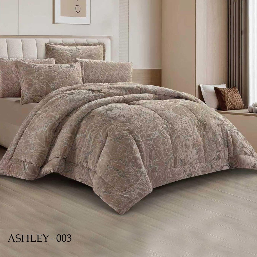 صورة واتساب بتاريخ 2025-10-05 في 14.27.05_ab6013e8 طقم لحاف اشلي مزدوج كنج سايز 6 قطع شتوي - الصورة 1