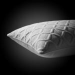 ⁦مخدة كلاسيك اليجانس 1400 جرام⁩ - الصورة ⁦4⁩