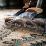 ⁦مكنسة غسيل السجاد والمفروشات مع علبتين شامبو من جولد 128⁩ - الصورة ⁦10⁩